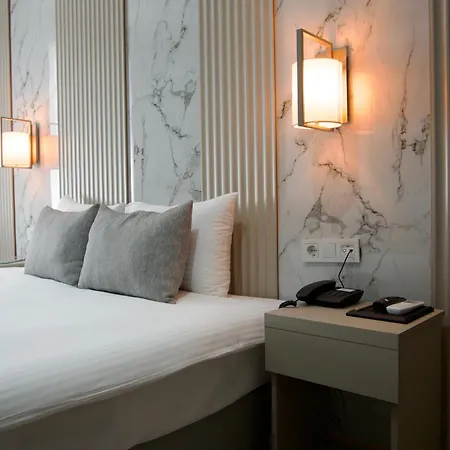 Roomy Nisantasi Hotel