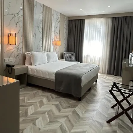 Roomy Nisantasi Hotel 3*