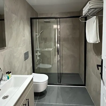 Roomy Nisantasi Hotel